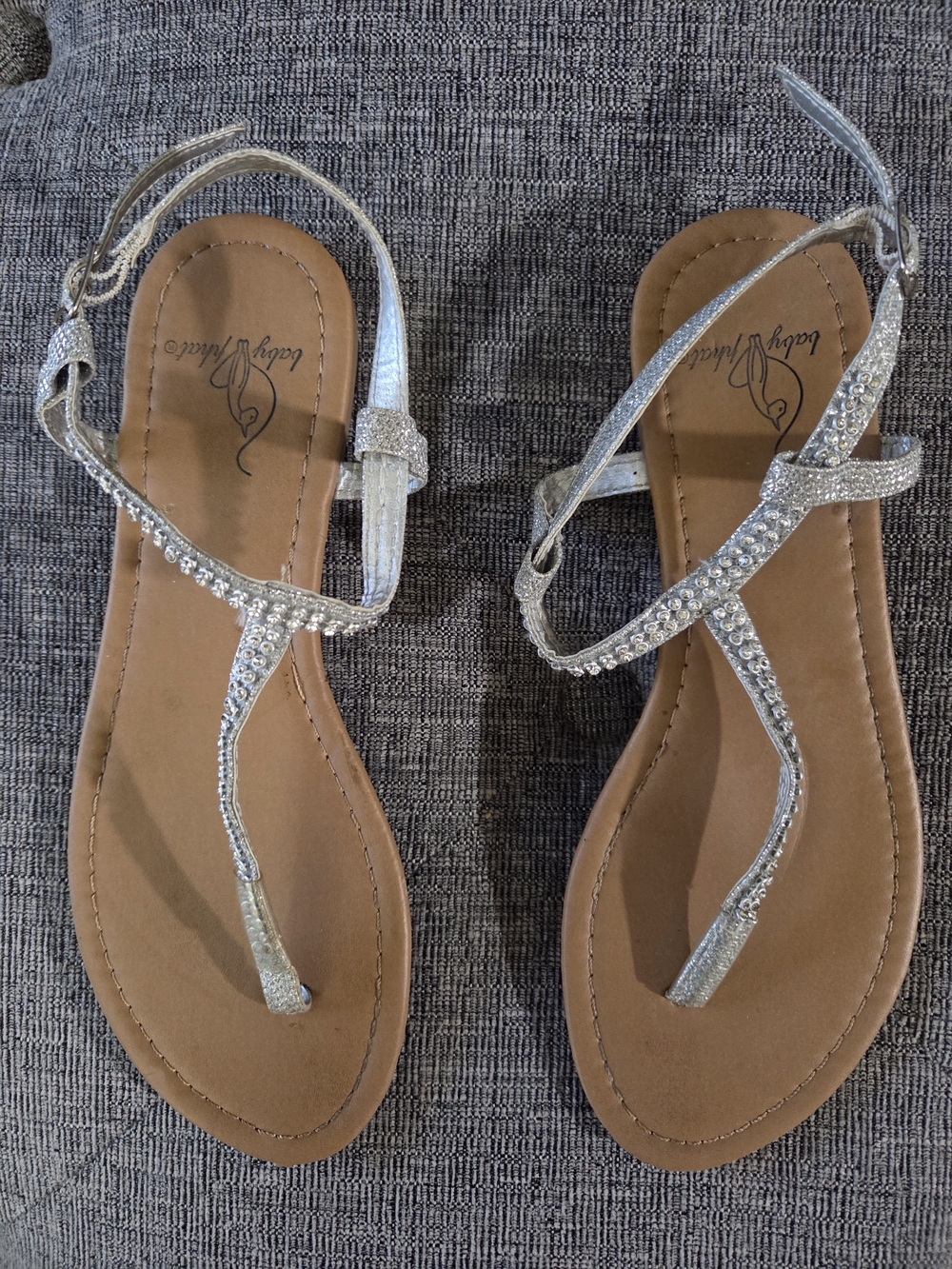 Baby Phat V-Agatha Silver Rhinestone T-strap Flat Sandals Size 6